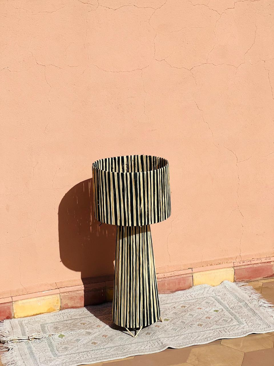 Handwoven Black Raffia Lamp – Modern Natural Table Light, Boho Rattan Accent Lamp for Stylish Home Decor