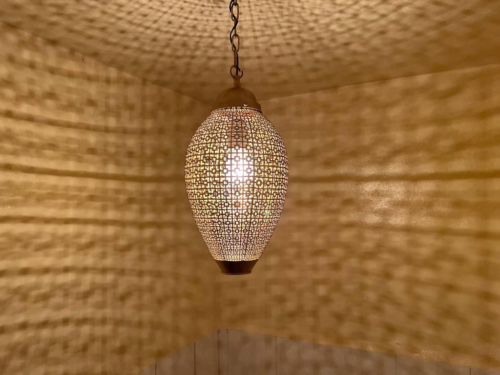 Moroccan Brass Pendant Light,Pendant light, brass pendant light, Moroccan Light Fixtures, Pendant Lighting, Simple Moroccan pendant lamp .Moroccan Brass Pendant Light,Pendant light, brass pendant light, Moroccan Light Fixtures, Pendant Lighting, Simple Moroccan pendant lamp .