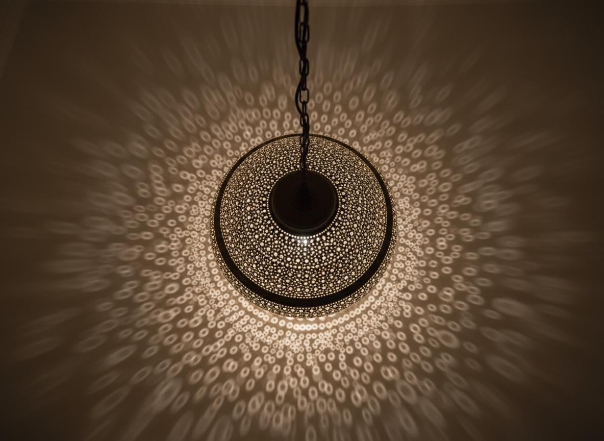 Handmade Moroccan Brass Pendant Light , Moroccan handmade design , pendant lamps ,Moroccan Light Fixtures,  Simple Moroccan pendant lamp