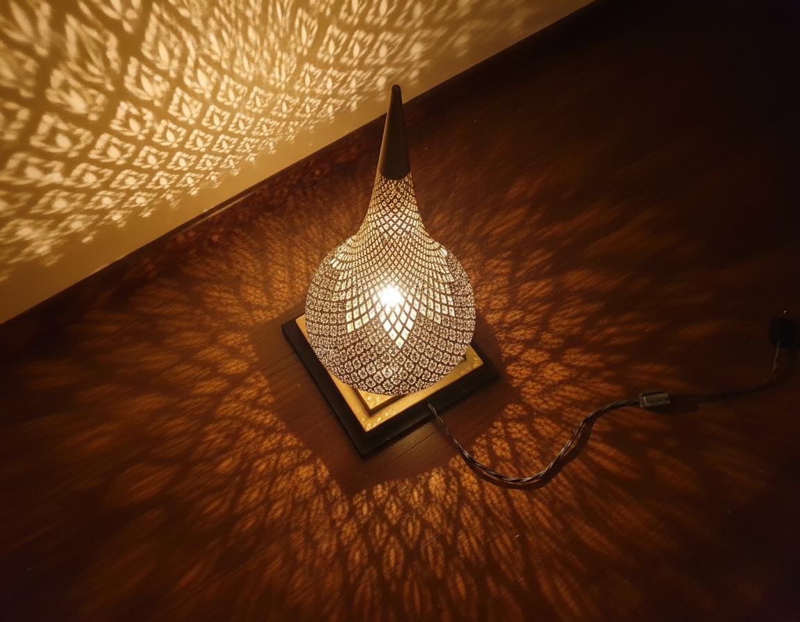 Moroccan Table Lamps  Handmade – Moroccan Brass Bedside Lamp Table – Boho Home Decor –  Moroccan night light, Handmade Gold lamp